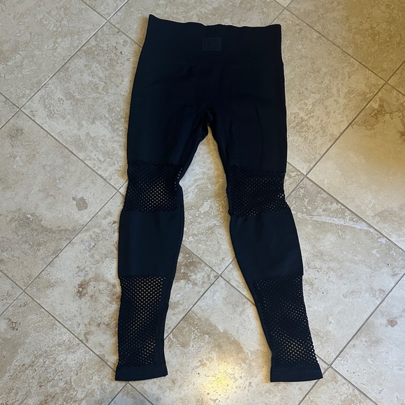 IVY PARK Black Mesh Panel Leggings - Picture 3 of 6